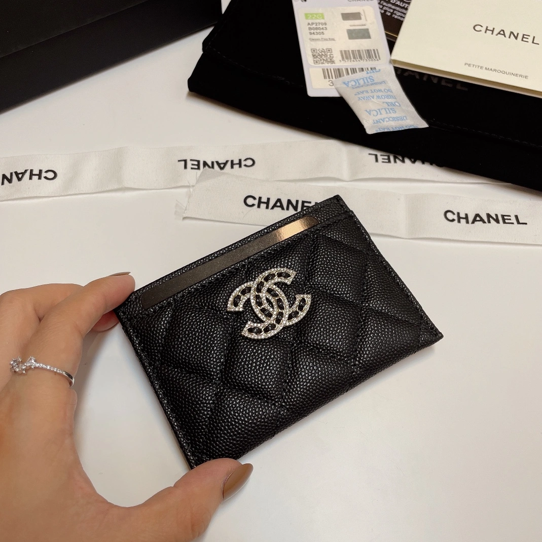 Flexible 2632 Chanel Card Case - Image 4