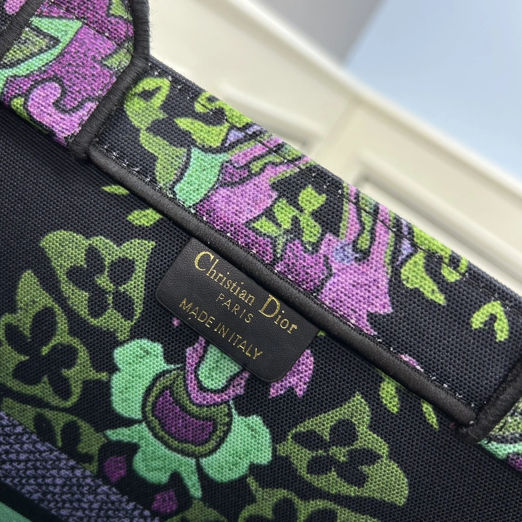 Flexible 353 Christian Dior AAA Quality Tote-Handbags For Women - Image 7