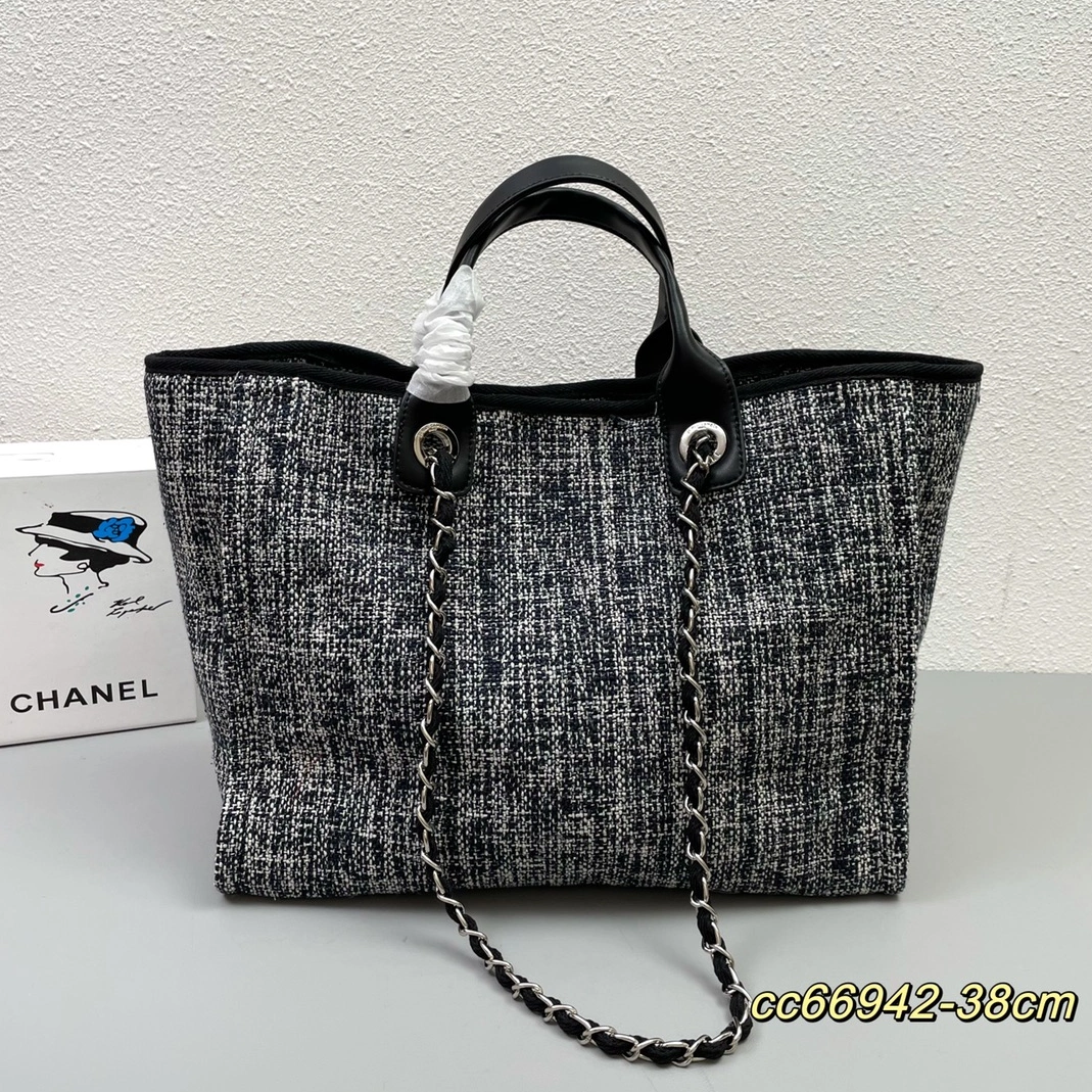 Flexible 6772 Chanel AAA Quality Handbags For Women