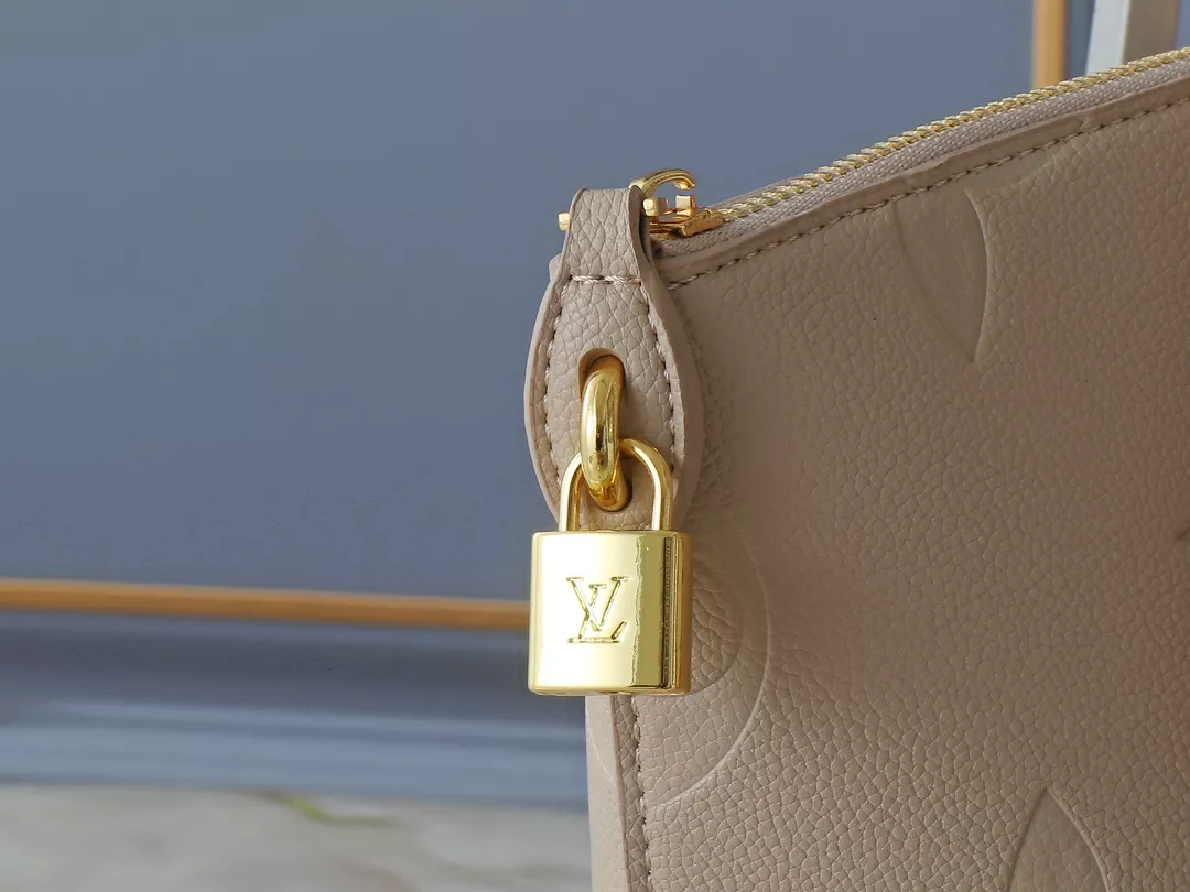 GoodFit 7490 Louis Vuitton AAA Quality Shoulder Bags For Women - Image 6