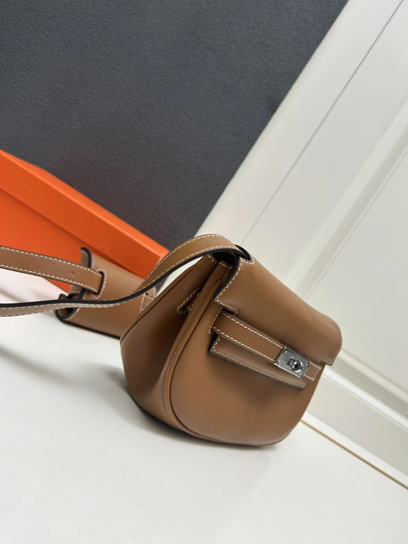 Hermes AAA Quality Belt Bags For Women Lightweight 5346 - Image 3