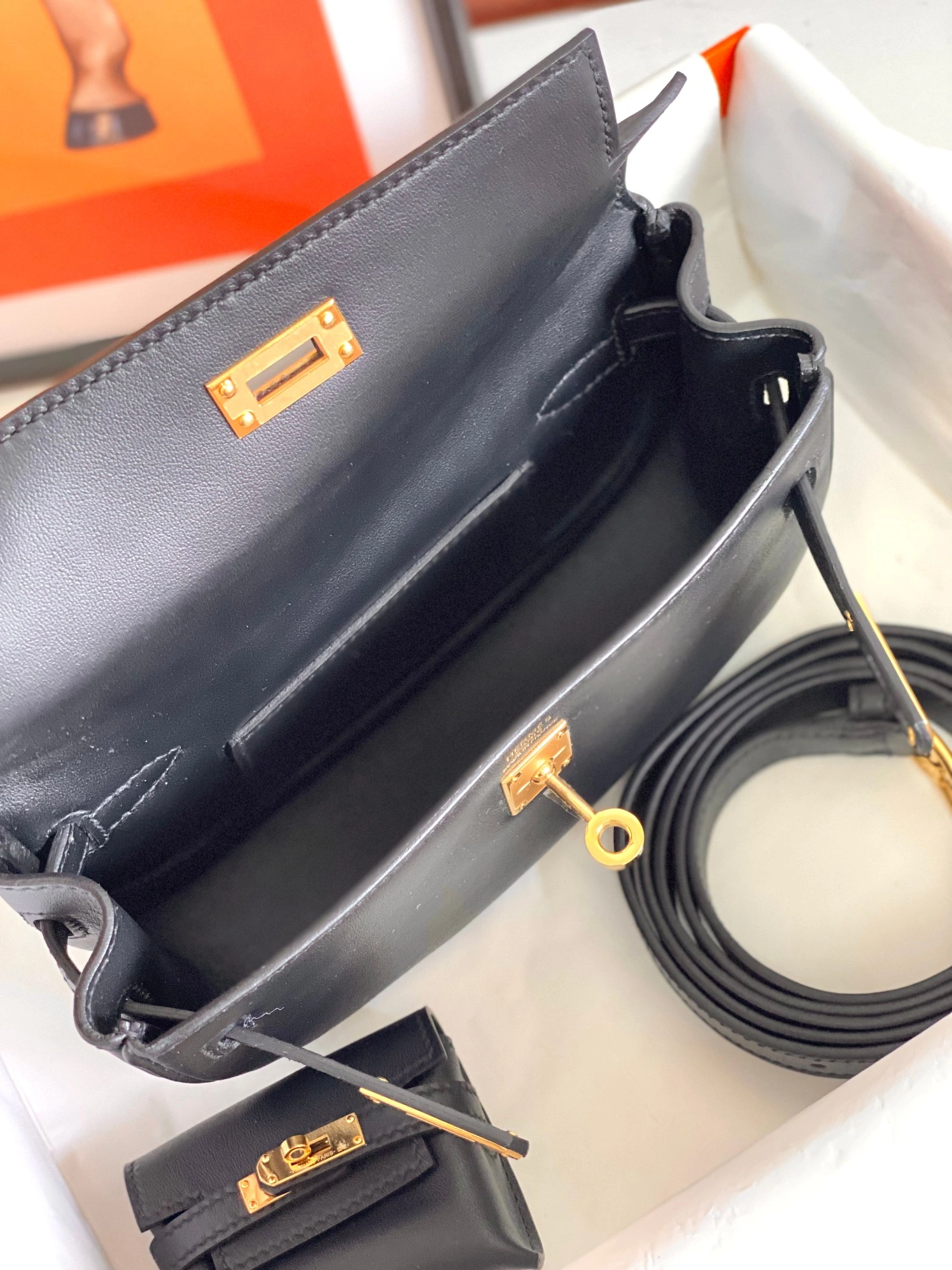 Hermes AAA Quality Belt Bags For Women StreetReady 8652 - Image 7