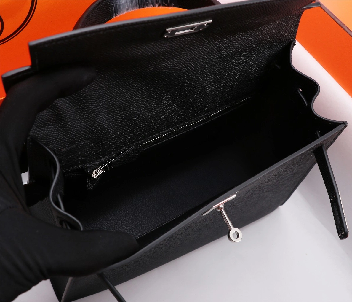 Hermes AAA Quality Handbags For Women StreetReady 4742 - Image 6