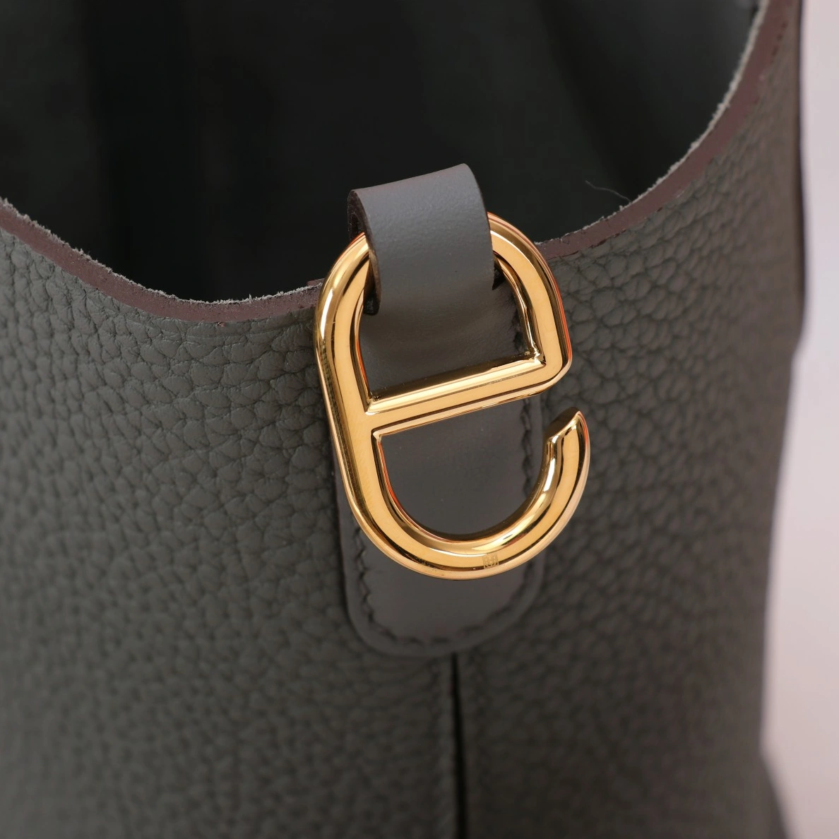 Hermes AAA Quality Handbags In Gold For Women BestValue 5832 - Image 4