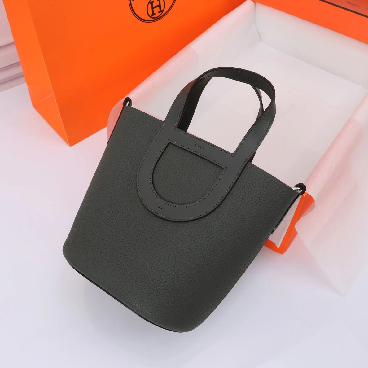 Hermes AAA Quality Handbags In Silver For Women Comfortable 3180