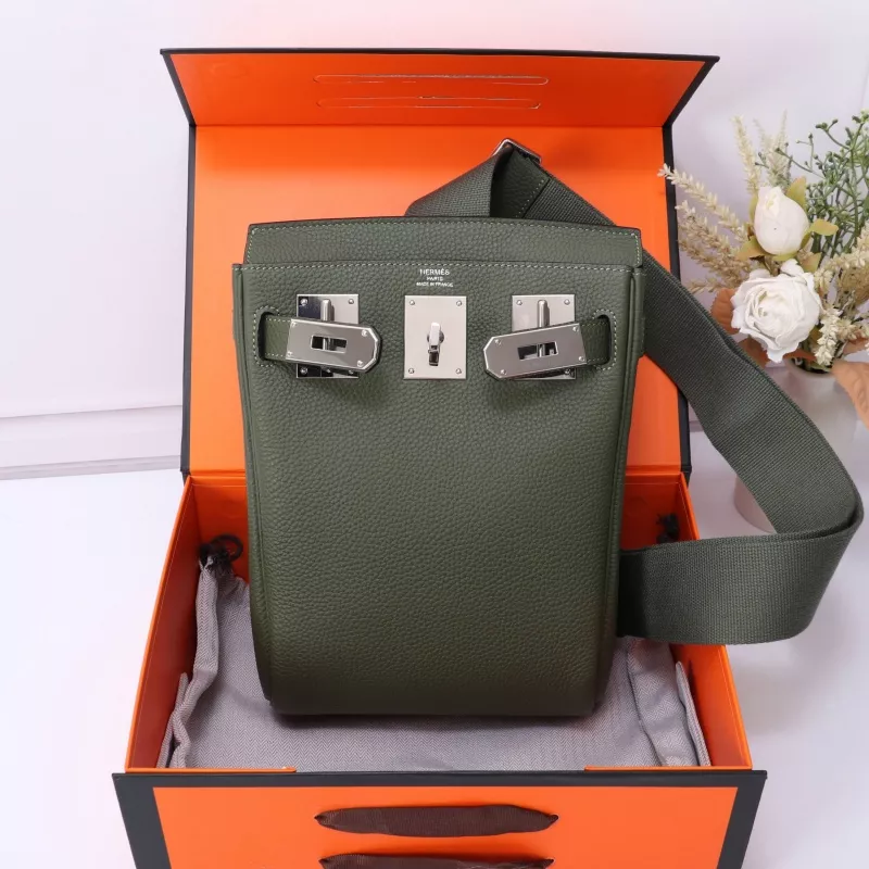 Hermes AAA Quality Messenger Bags For Unisex Vibrant 1655 - Image 4