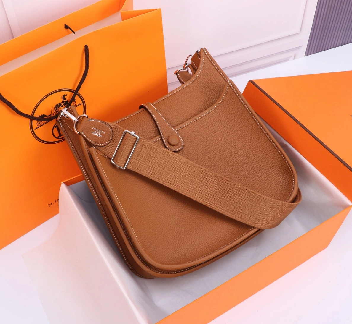 Hermes AAA Quality Messenger Bags For Women Practical 7069