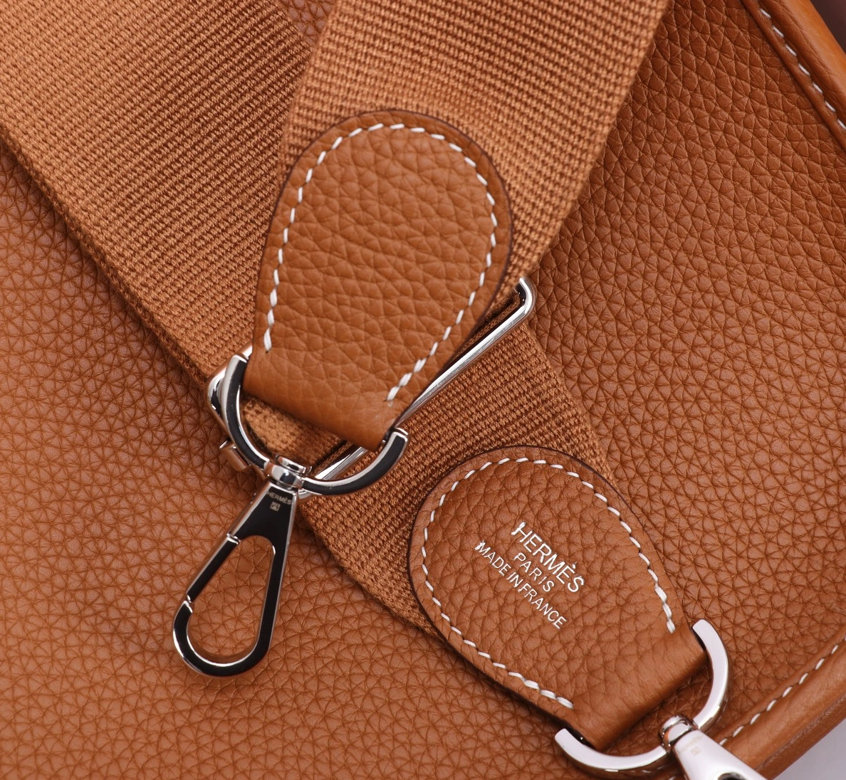 Hermes AAA Quality Messenger Bags For Women Practical 7069 - Image 4