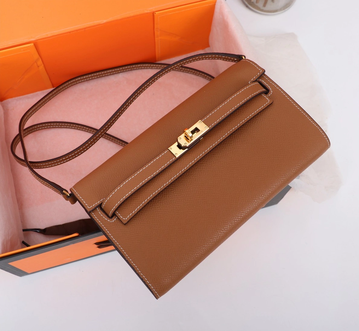 Hermes AAA Quality Messenger Bags For Women Sleek 4616 - Image 6