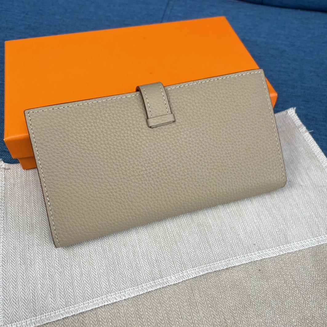 Hermes AAA Quality Wallets For Women AllSeason 121