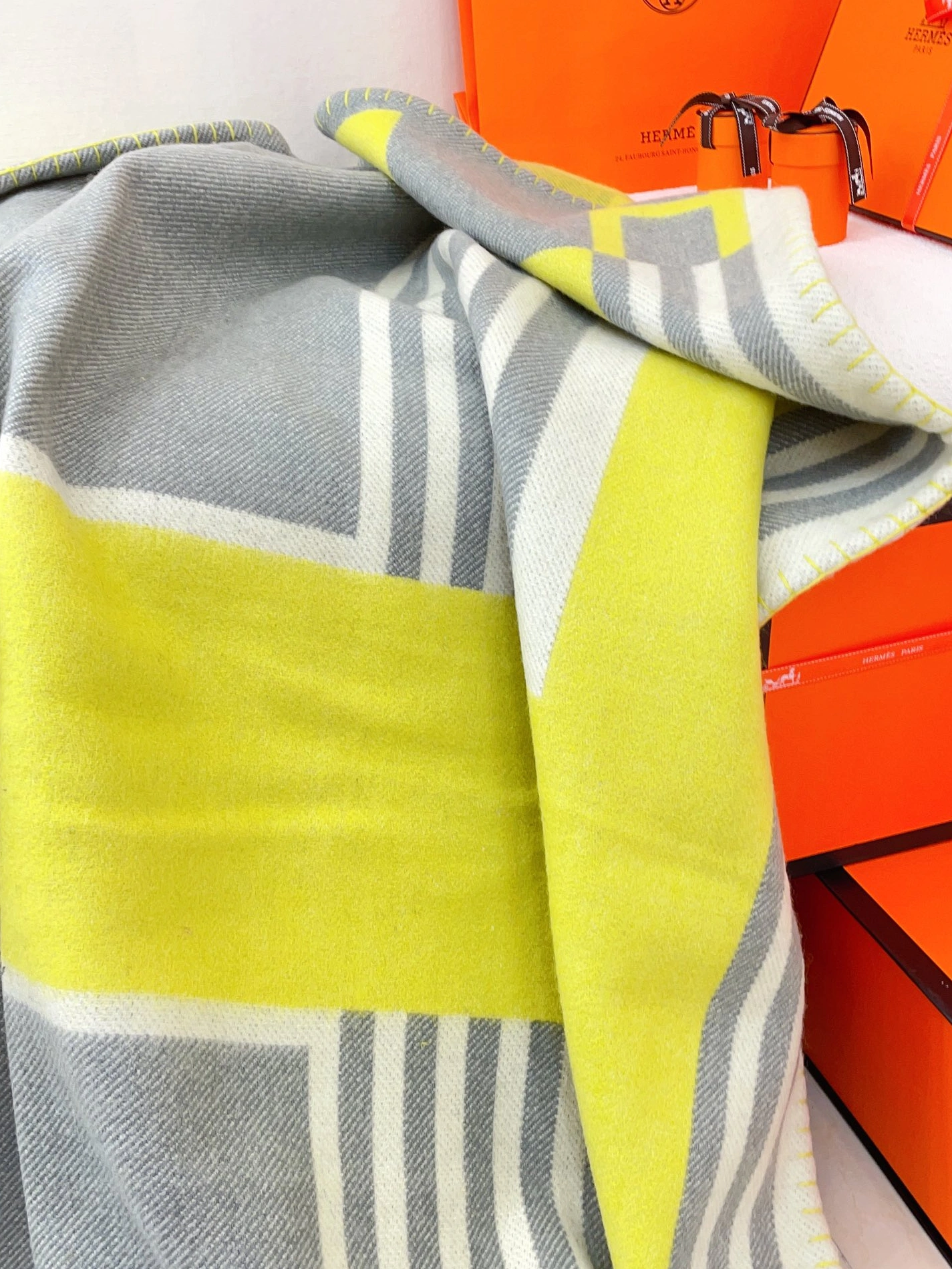 Hermes Blanket ModernLook 7483 - Image 6