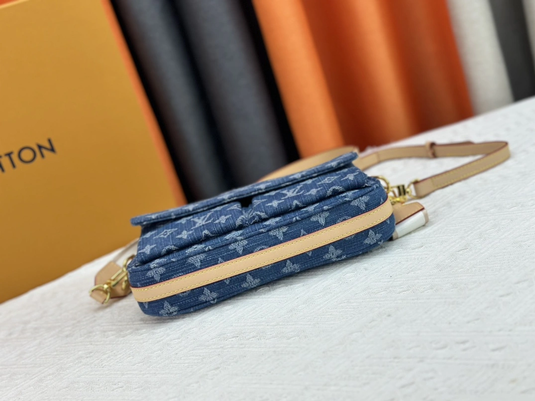 HighQuality 9108 Louis Vuitton AAA Quality Messenger Bags For Unisex - Image 6