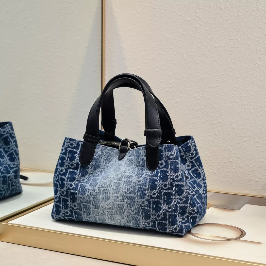 Lightweight 5201 Christian Dior AAA Quality Handbags For Women - Image 3