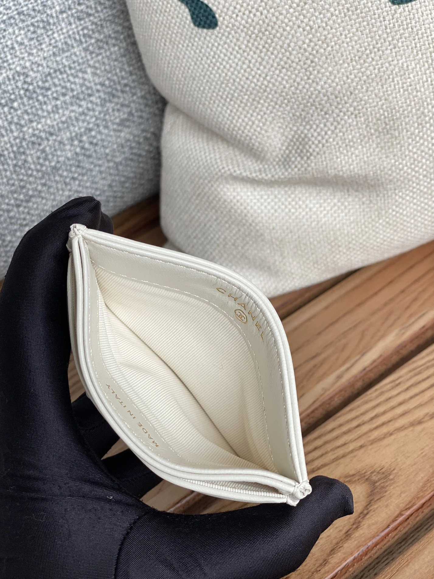 Lightweight 5583 Chanel Card Case - Image 7