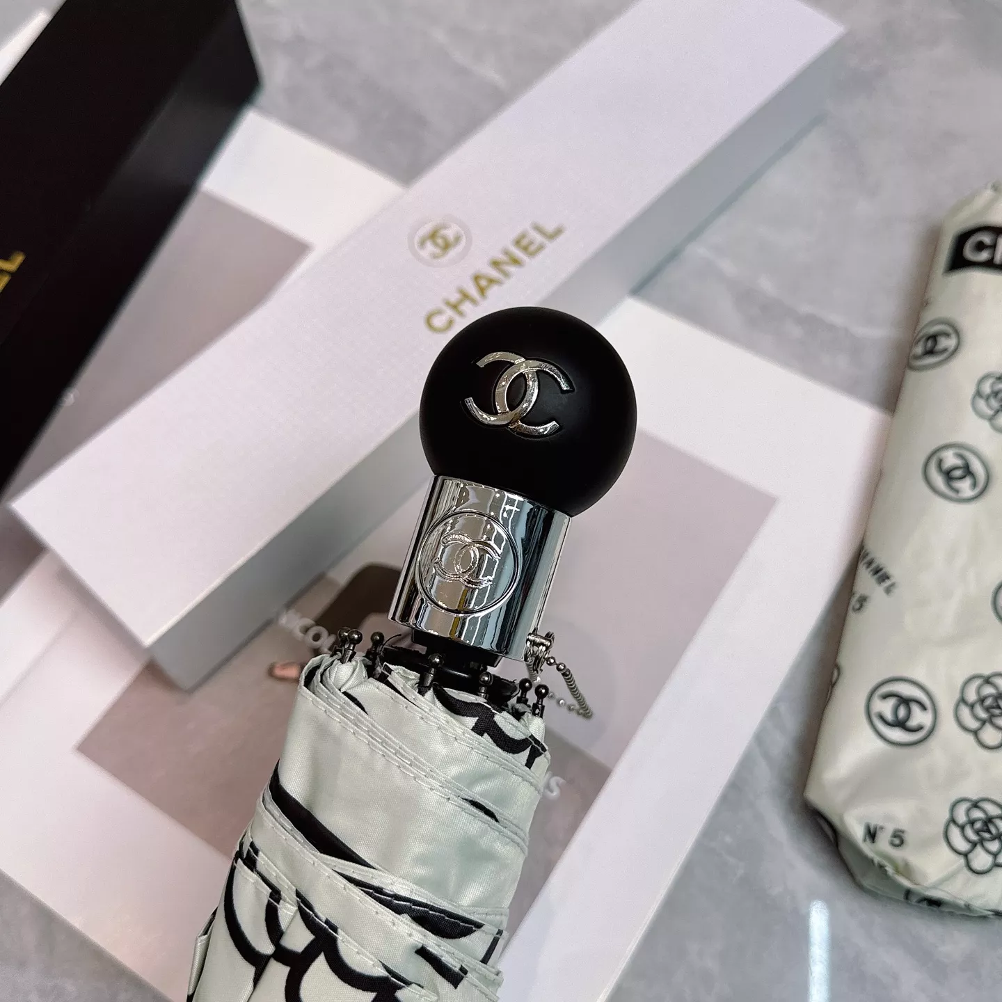 Lightweight 5939 Chanel Umbrellas - Image 3