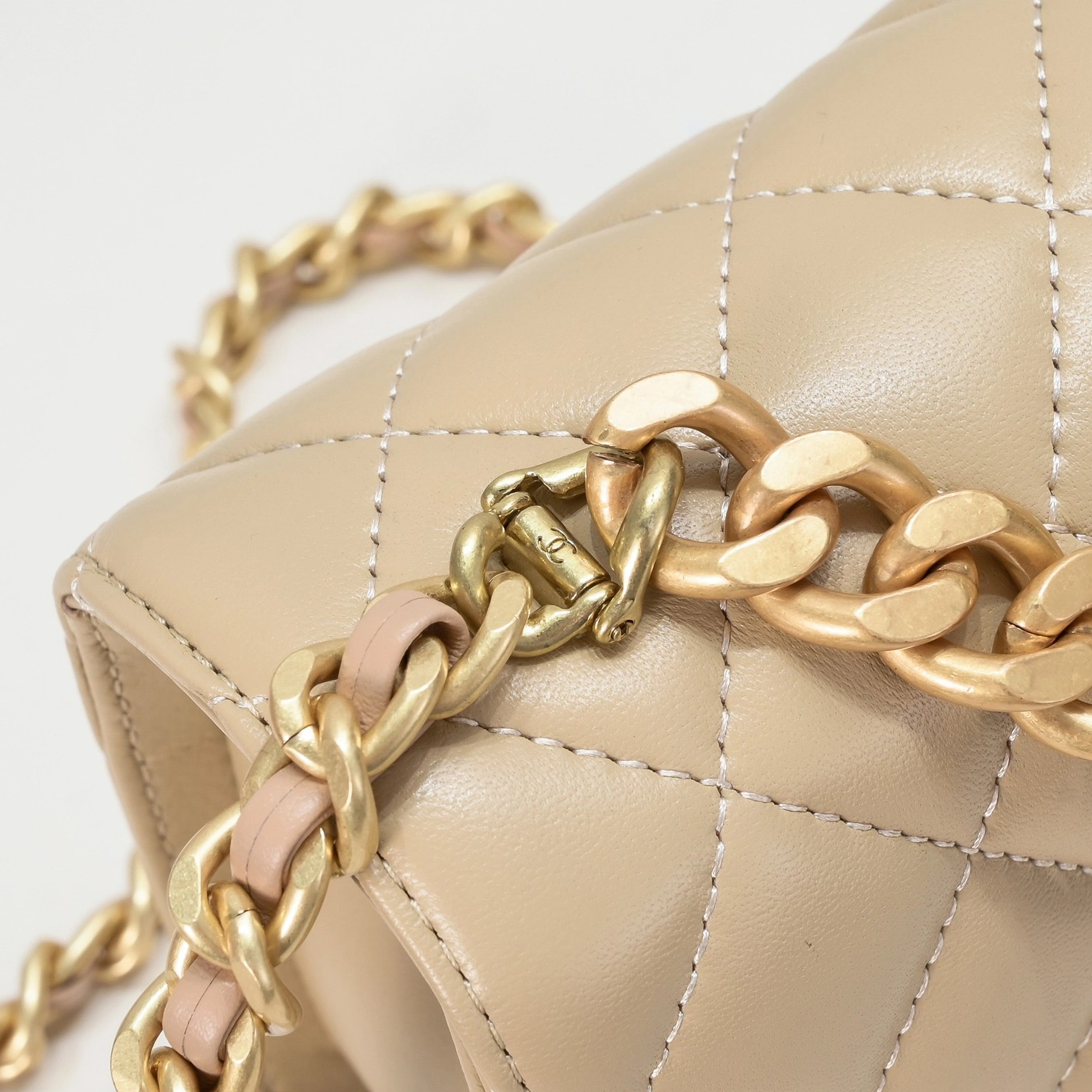 Lightweight 7536 Chanel AAA Quality Messenger Bags For Women - Image 7