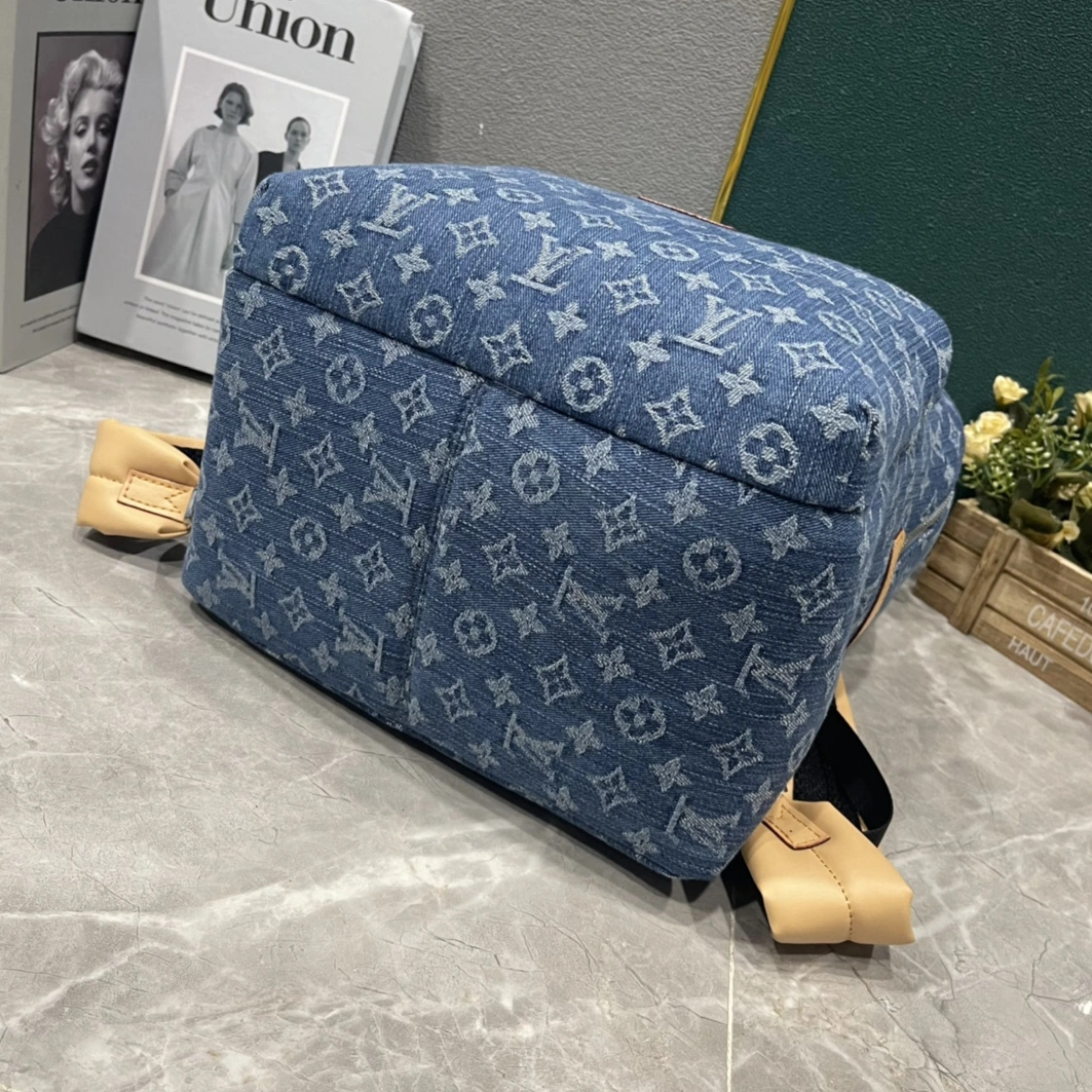 Louis Vuitton AAA Quality Backpacks For Unisex EasyMatch 5803 - Image 4