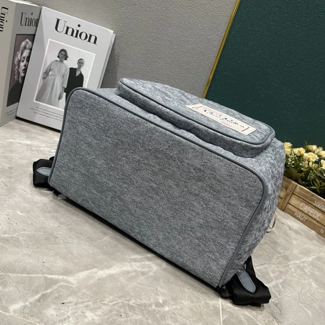 Louis Vuitton AAA Quality Backpacks For Unisex EyeCatching 5043 - Image 4