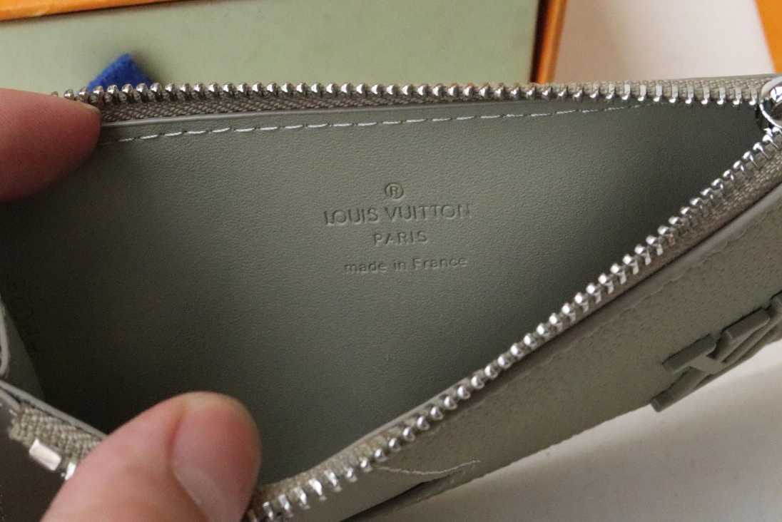 Louis Vuitton AAA Quality Card Case AllSeason 6581 - Image 6