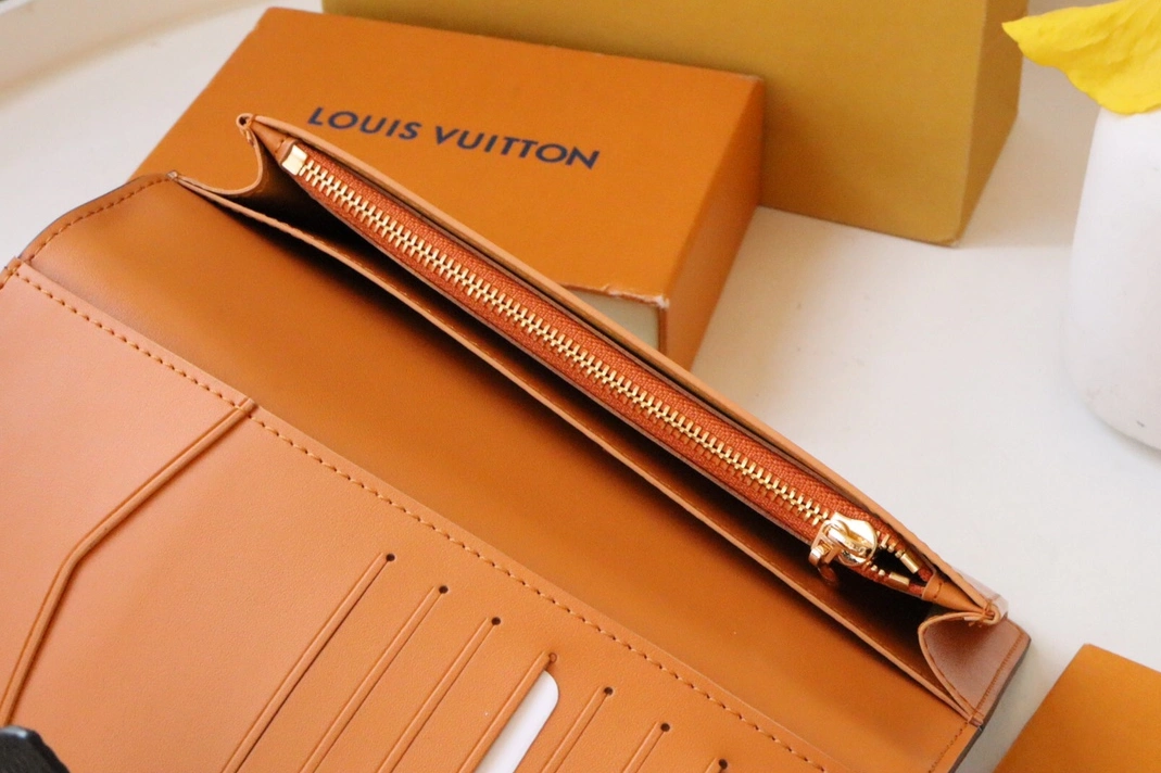 Louis Vuitton AAA Quality Card Case BestValue 3142 - Image 8