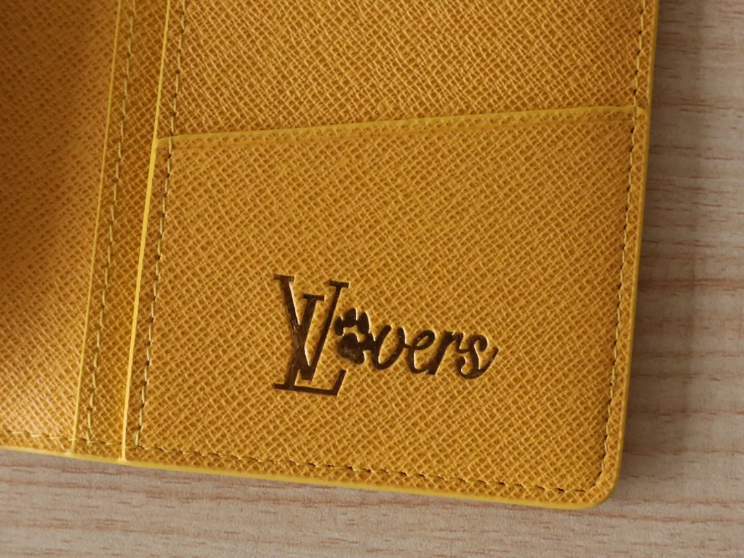 Louis Vuitton AAA Quality Card Case Comfortable 8117 - Image 7