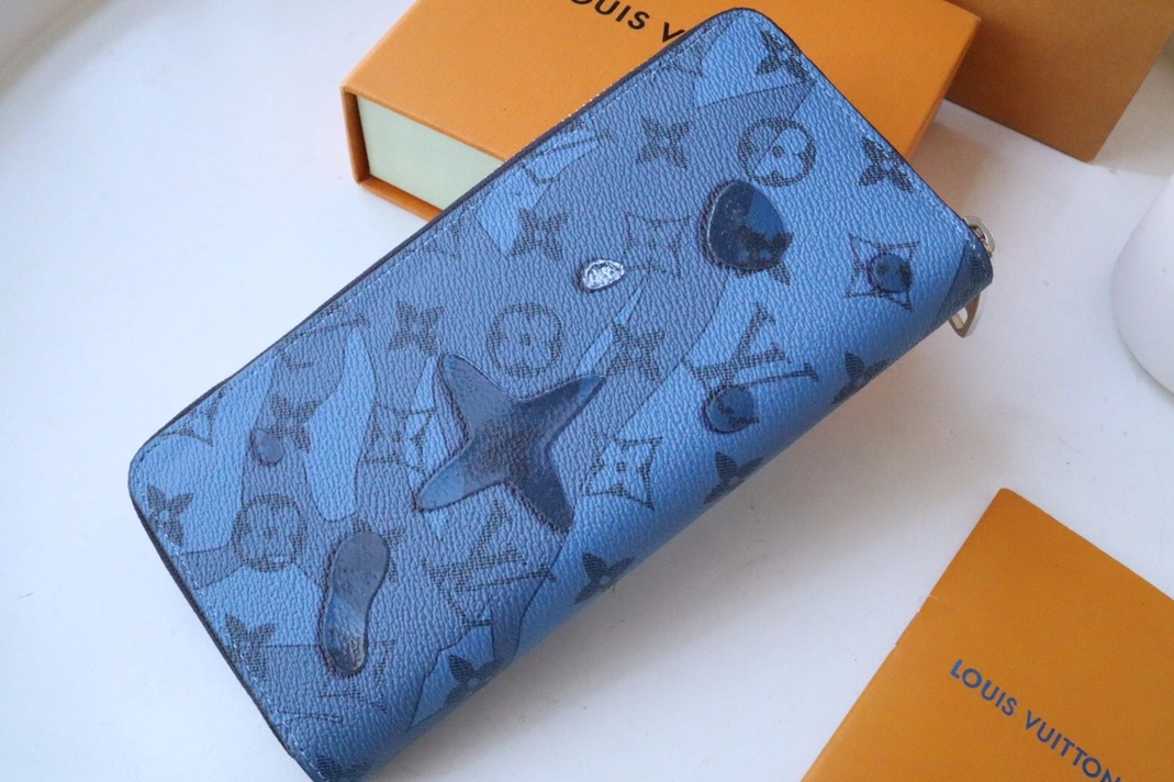 Louis Vuitton AAA Quality Card Case Durable 5715