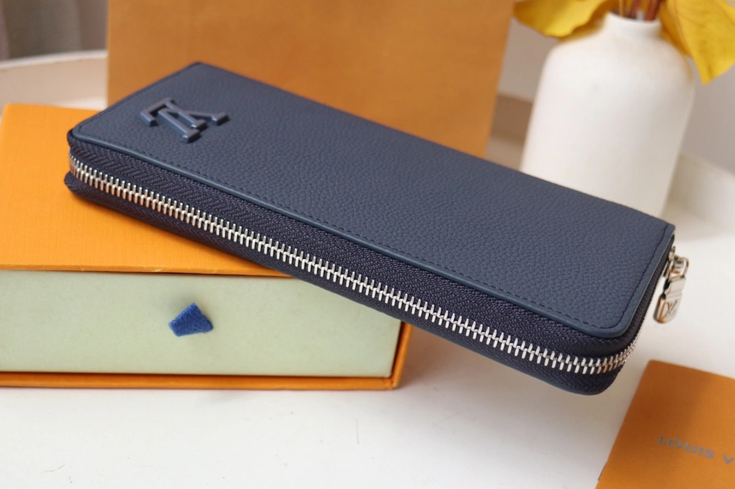 Louis Vuitton AAA Quality Card Case EasyMatch 1122 - Image 3