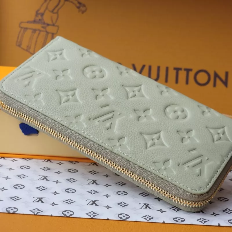 Louis Vuitton AAA Quality Card Case SmartChoice 9364 - Image 3