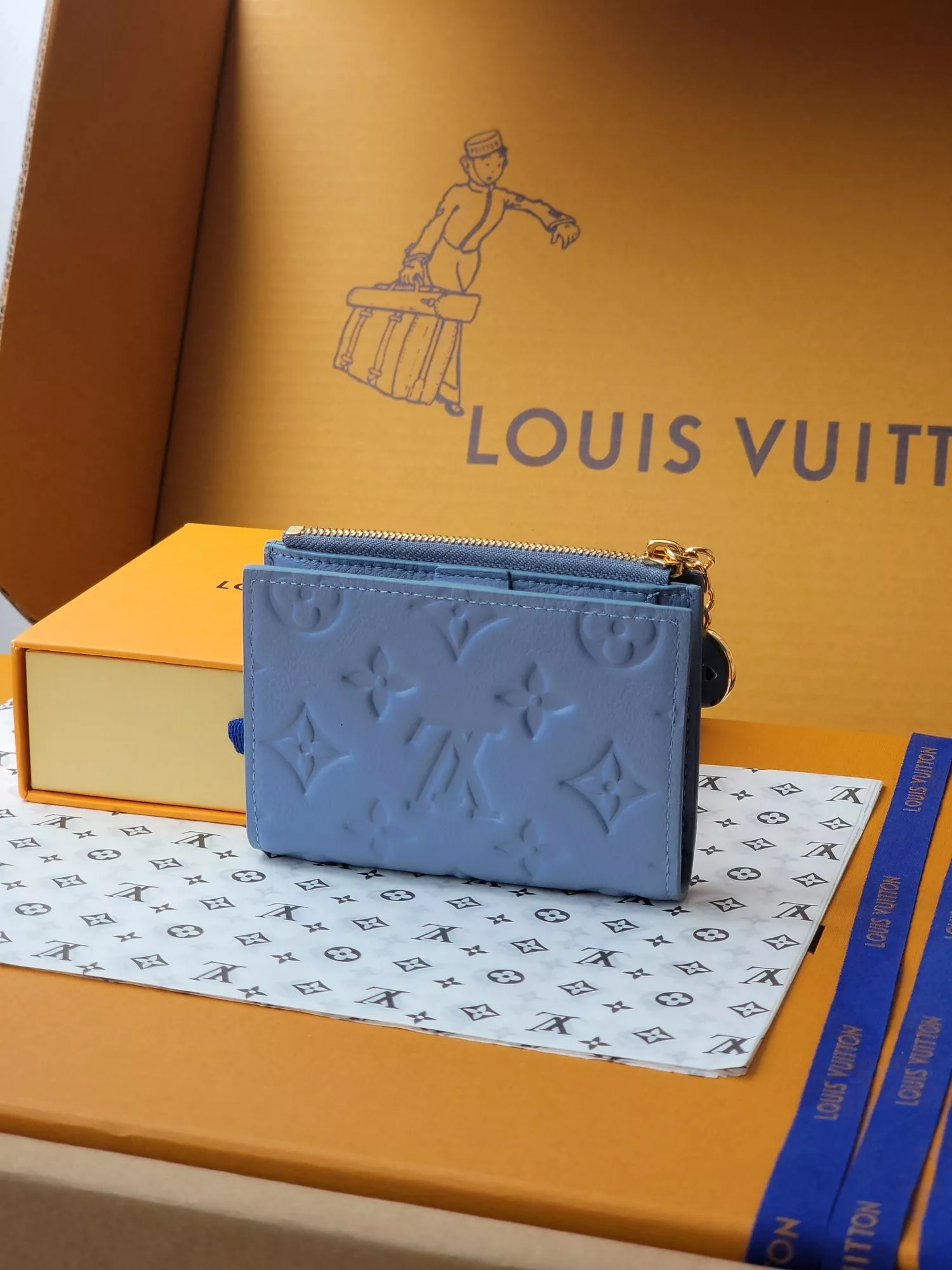 Louis Vuitton AAA Quality Card Case SportInspired 2509