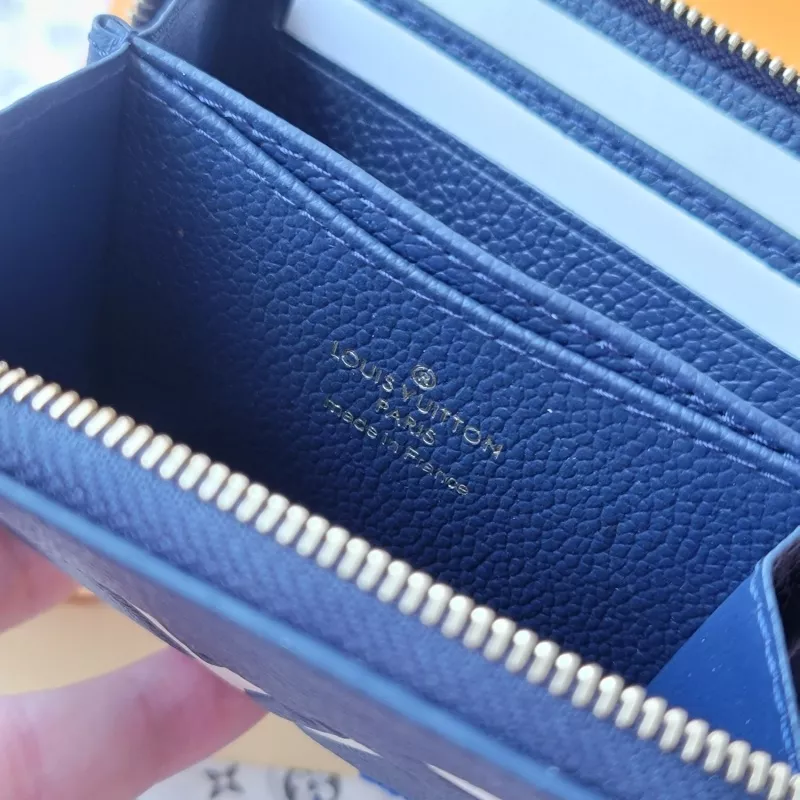 Louis Vuitton AAA Quality Card Case Versatile 4391 - Image 6