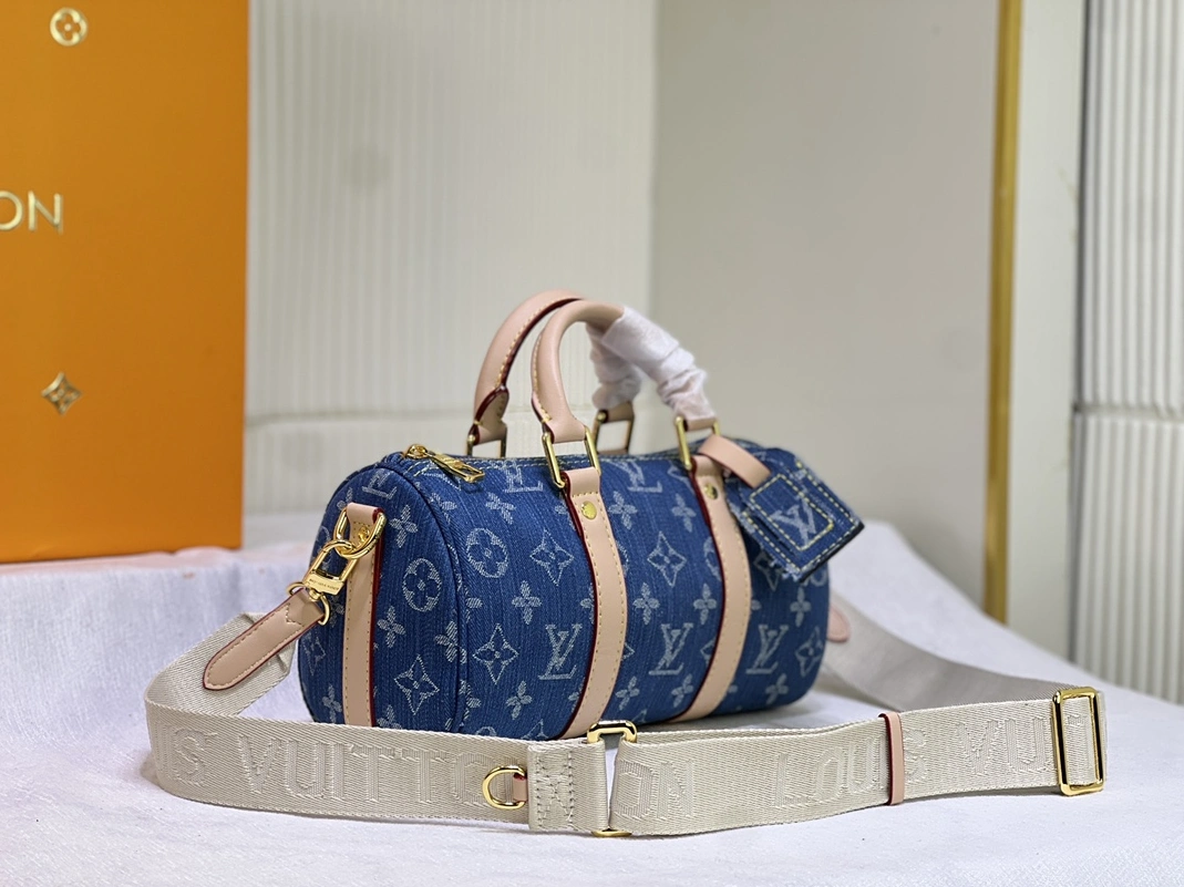 Louis Vuitton AAA Quality Handbags For Women Comfortable 2811