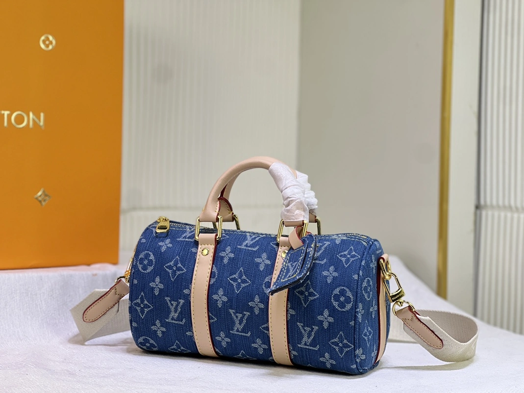 Louis Vuitton AAA Quality Handbags For Women Comfortable 2811 - Image 3