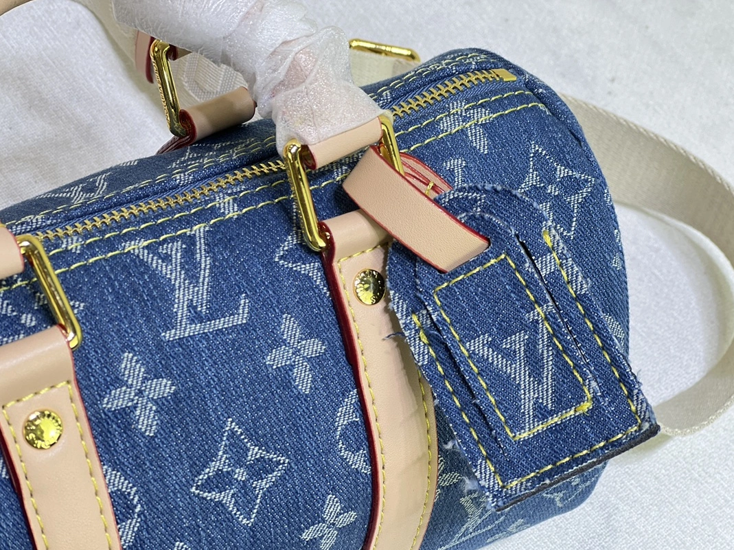 Louis Vuitton AAA Quality Handbags For Women Comfortable 2811 - Image 4