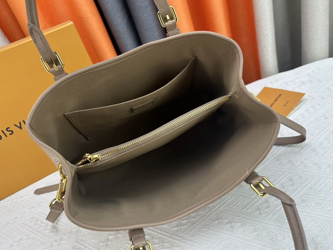 Louis Vuitton AAA Quality Handbags For Women HighQuality 7480 - Image 8