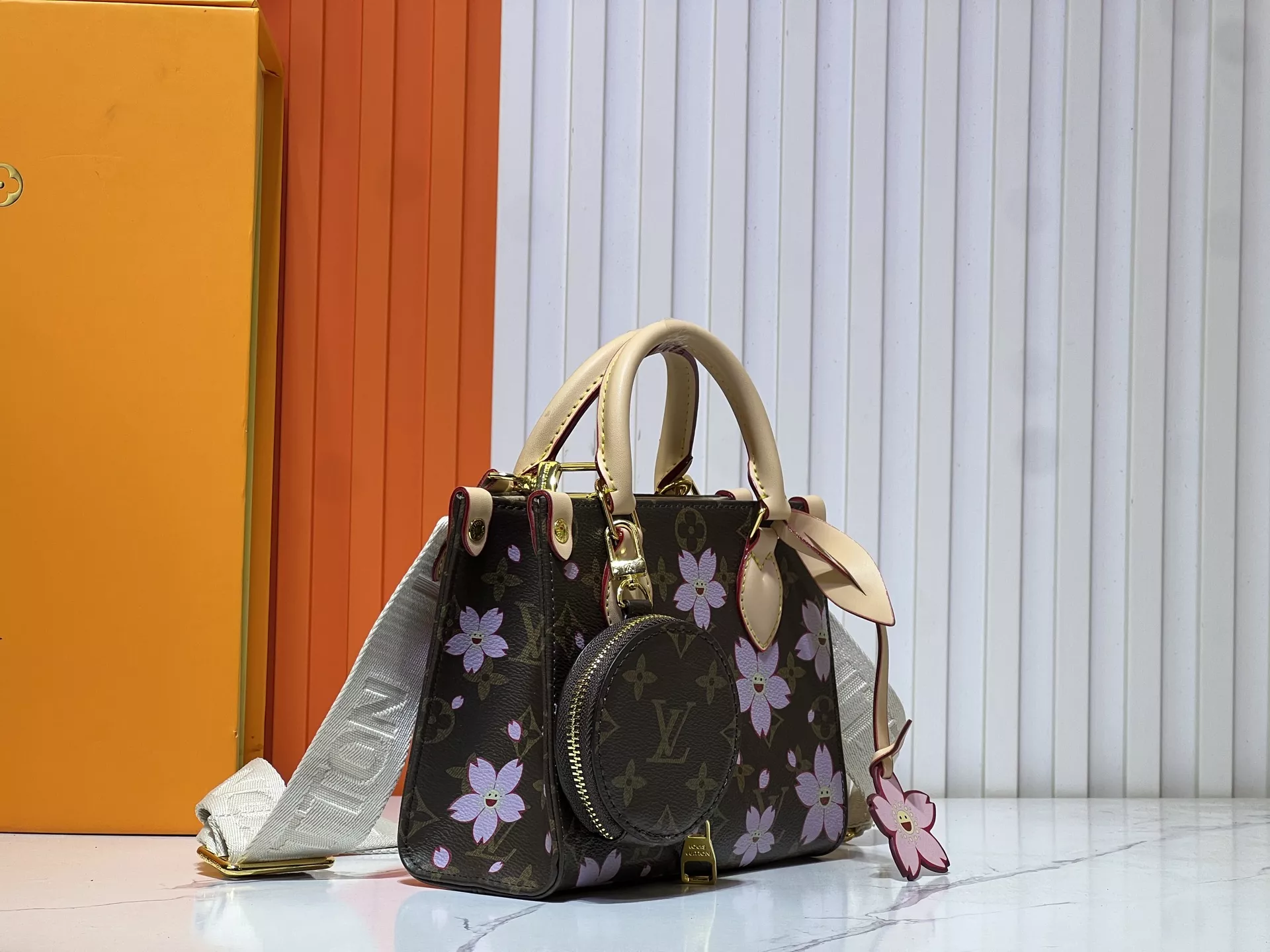 Louis Vuitton AAA Quality Handbags For Women Popular 8032
