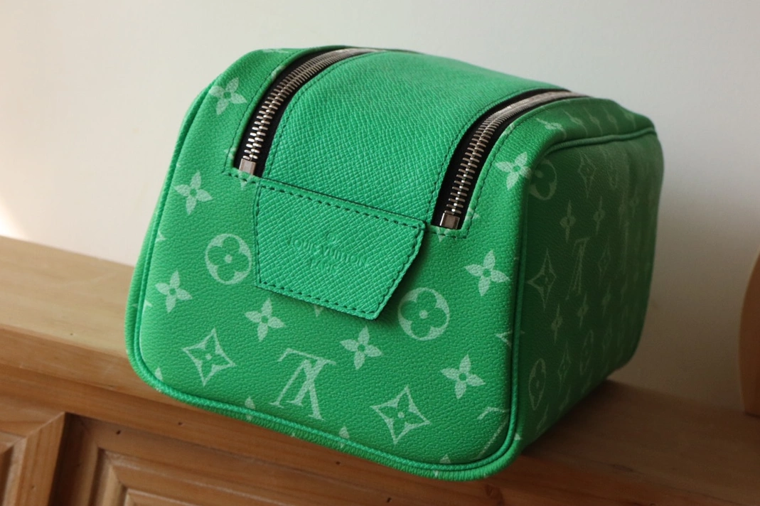 Louis Vuitton AAA Quality Handbags For Women Practical 7381 - Image 4