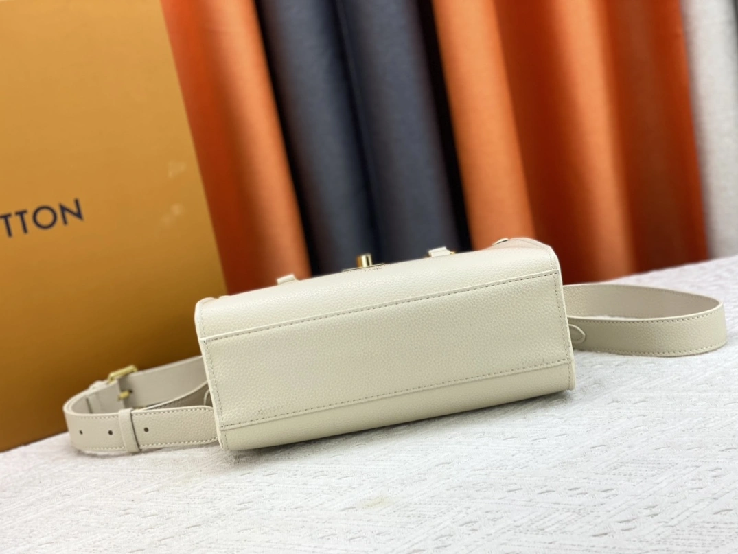 Louis Vuitton AAA Quality Handbags For Women SmartChoice 6373 - Image 5