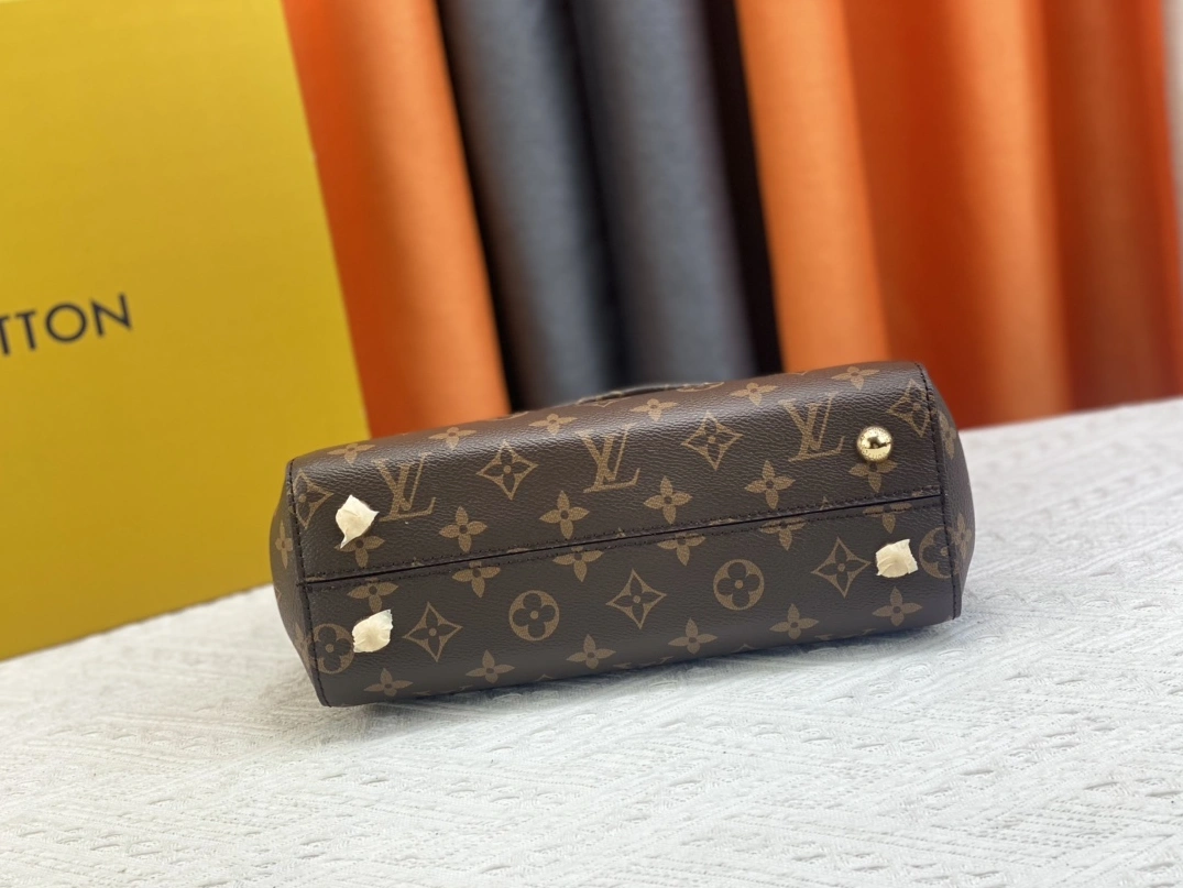 Louis Vuitton AAA Quality Handbags For Women Soft 9116 - Image 4