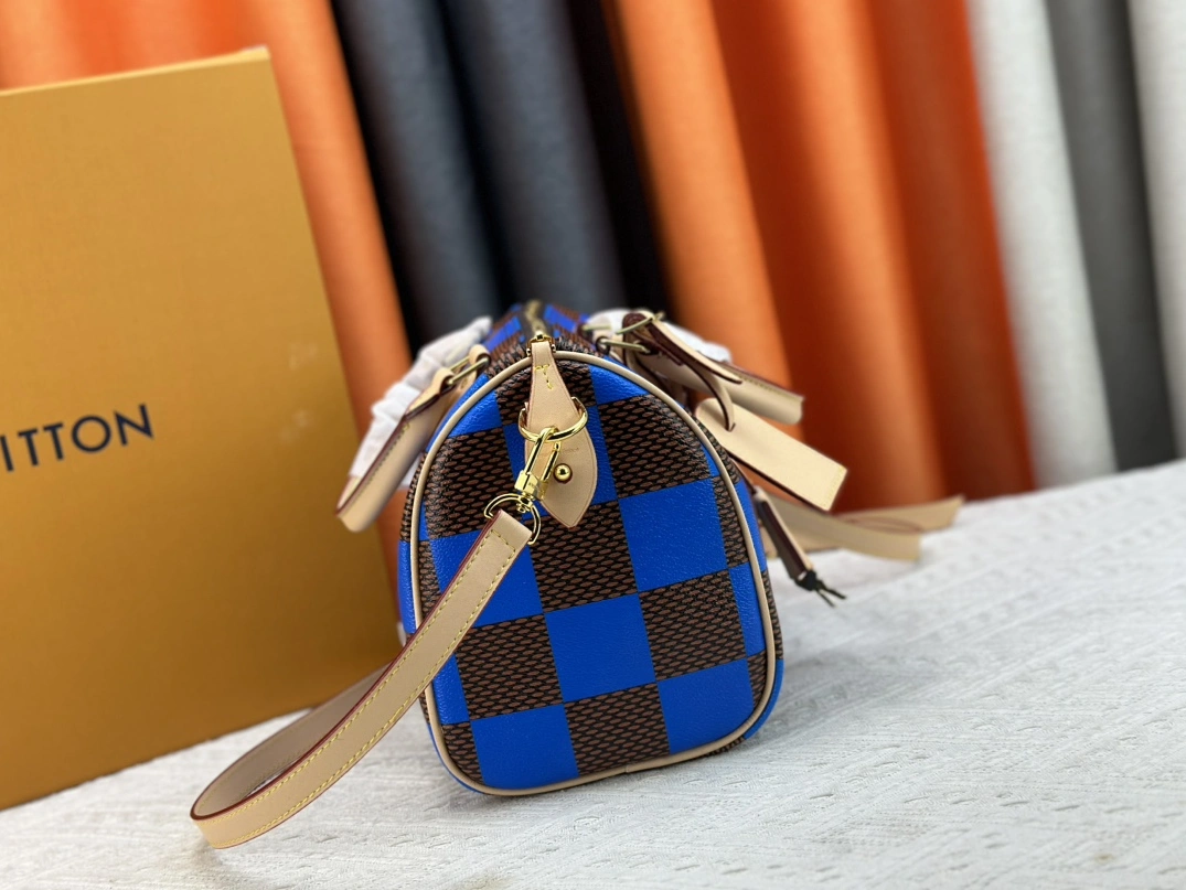 Louis Vuitton AAA Quality Handbags For Women Sophisticated 2226 - Image 3