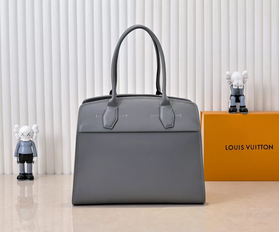 Louis Vuitton AAA Quality Handbags For Women Stylish 704 - Image 3