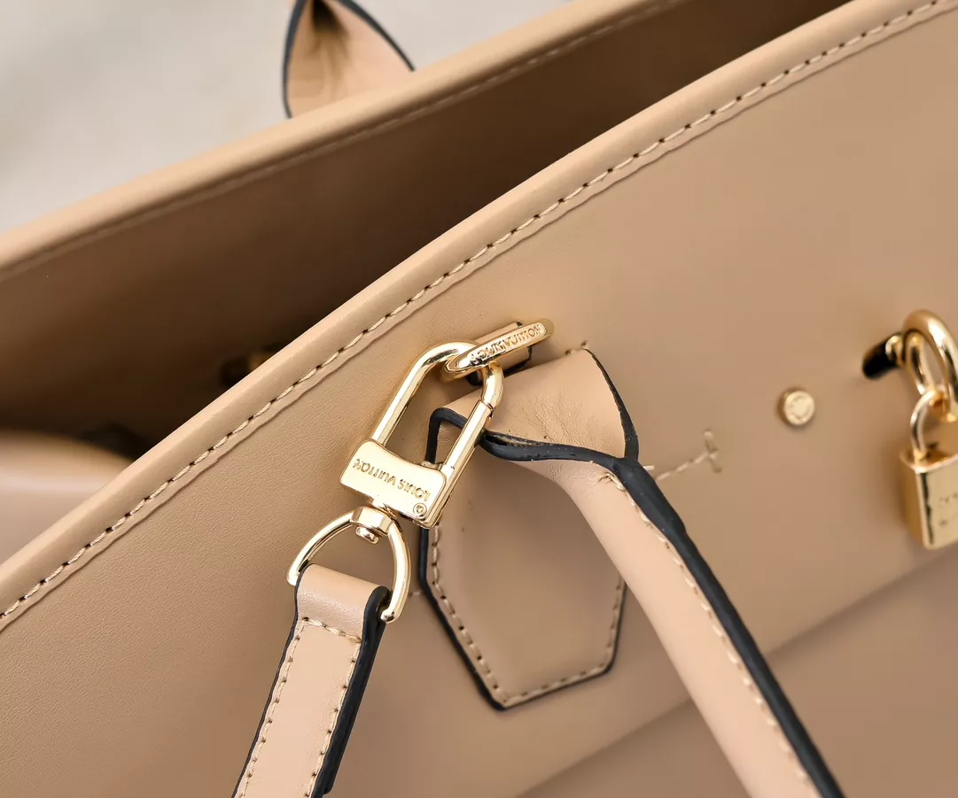 Louis Vuitton AAA Quality Handbags For Women Vibrant 5321 - Image 5