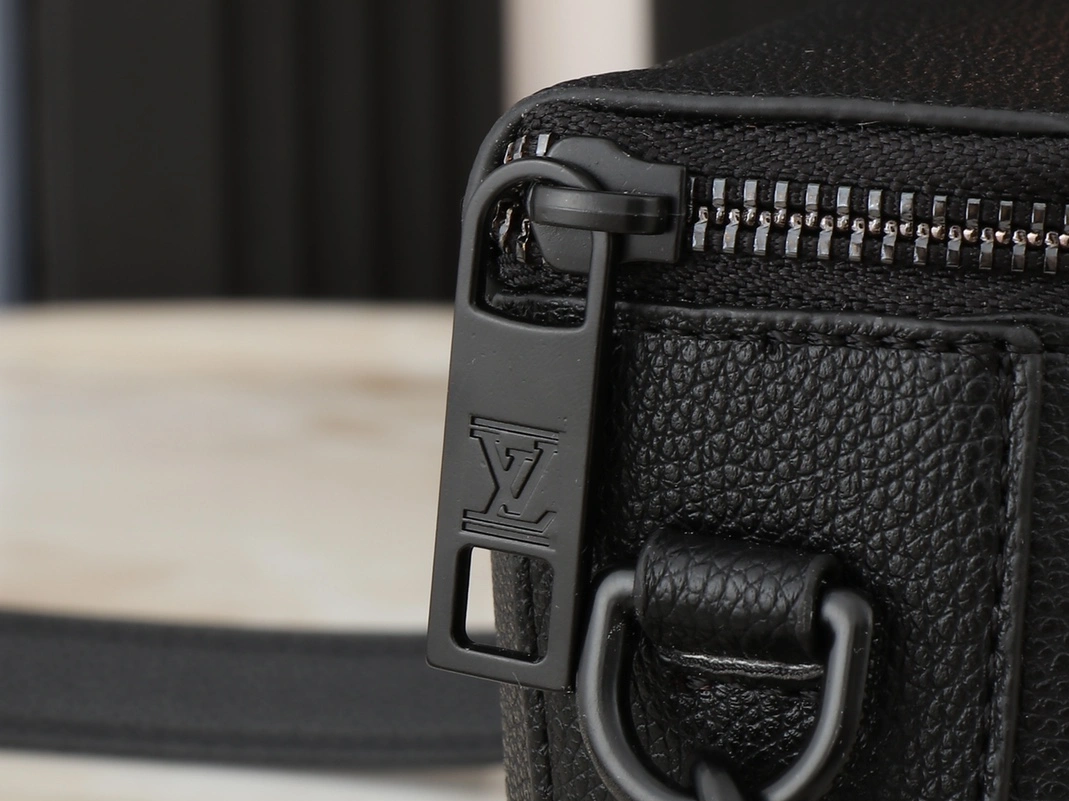 Louis Vuitton AAA Quality Messenger Bags For Unisex Compact 3270 - Image 6