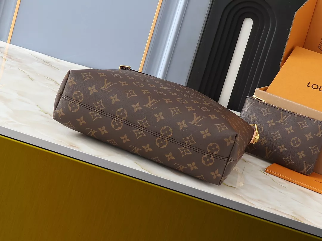 Louis Vuitton AAA Quality Messenger Bags For Women Breathable 3682 - Image 4