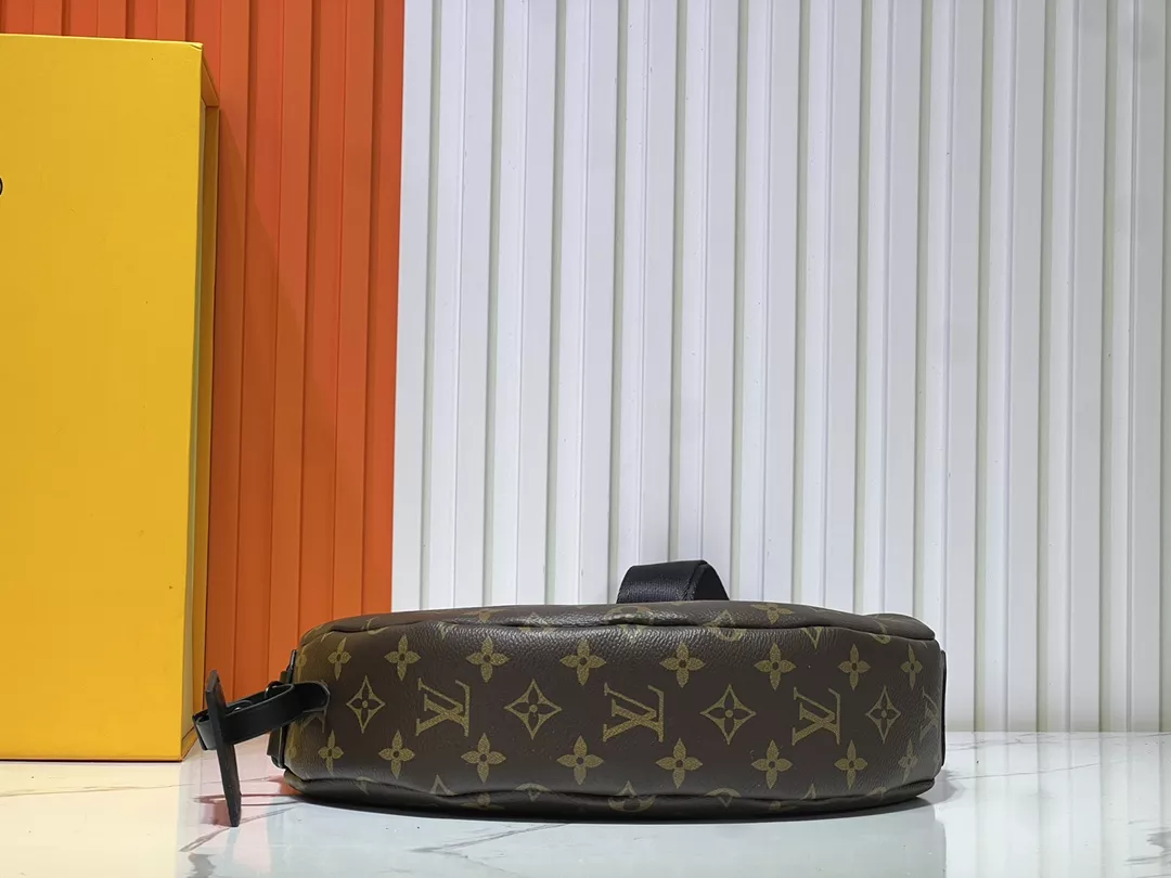 Louis Vuitton AAA Quality Messenger Bags For Women Compact 6609 - Image 5