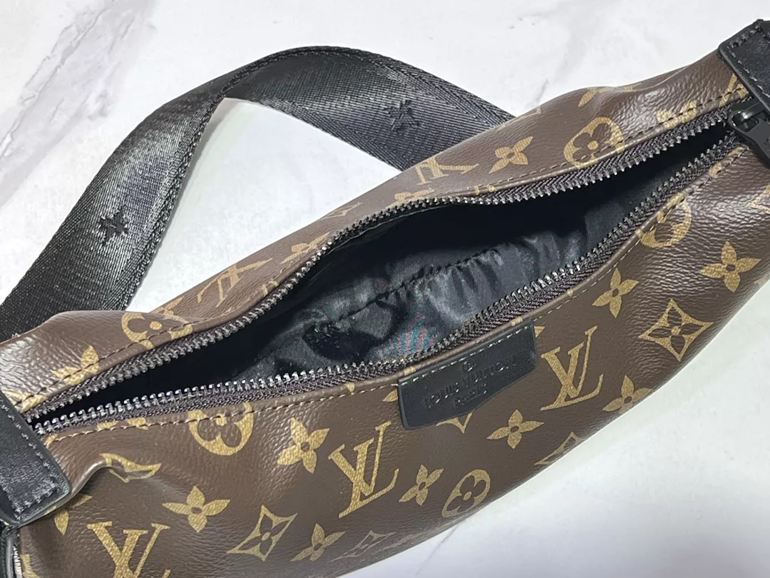 Louis Vuitton AAA Quality Messenger Bags For Women Compact 6609 - Image 8
