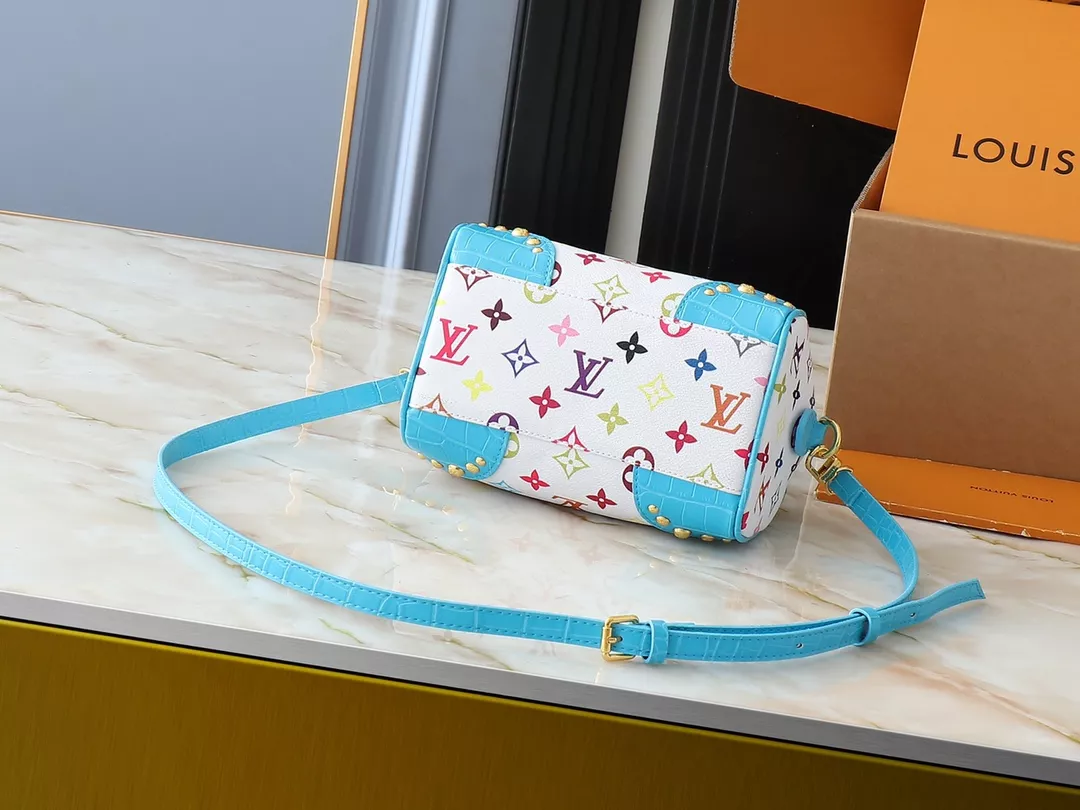 Louis Vuitton AAA Quality Messenger Bags For Women EyeCatching 361 - Image 4