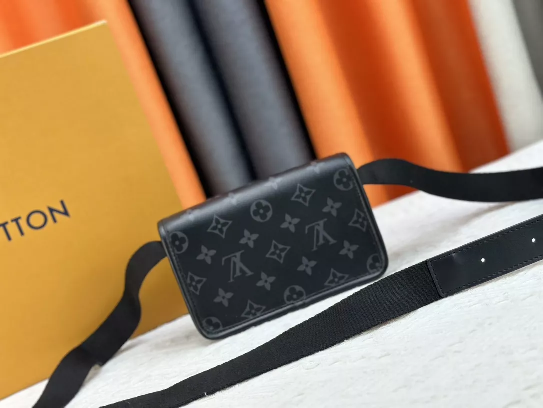 Louis Vuitton AAA Quality Messenger Bags For Women Flexible 6973 - Image 3