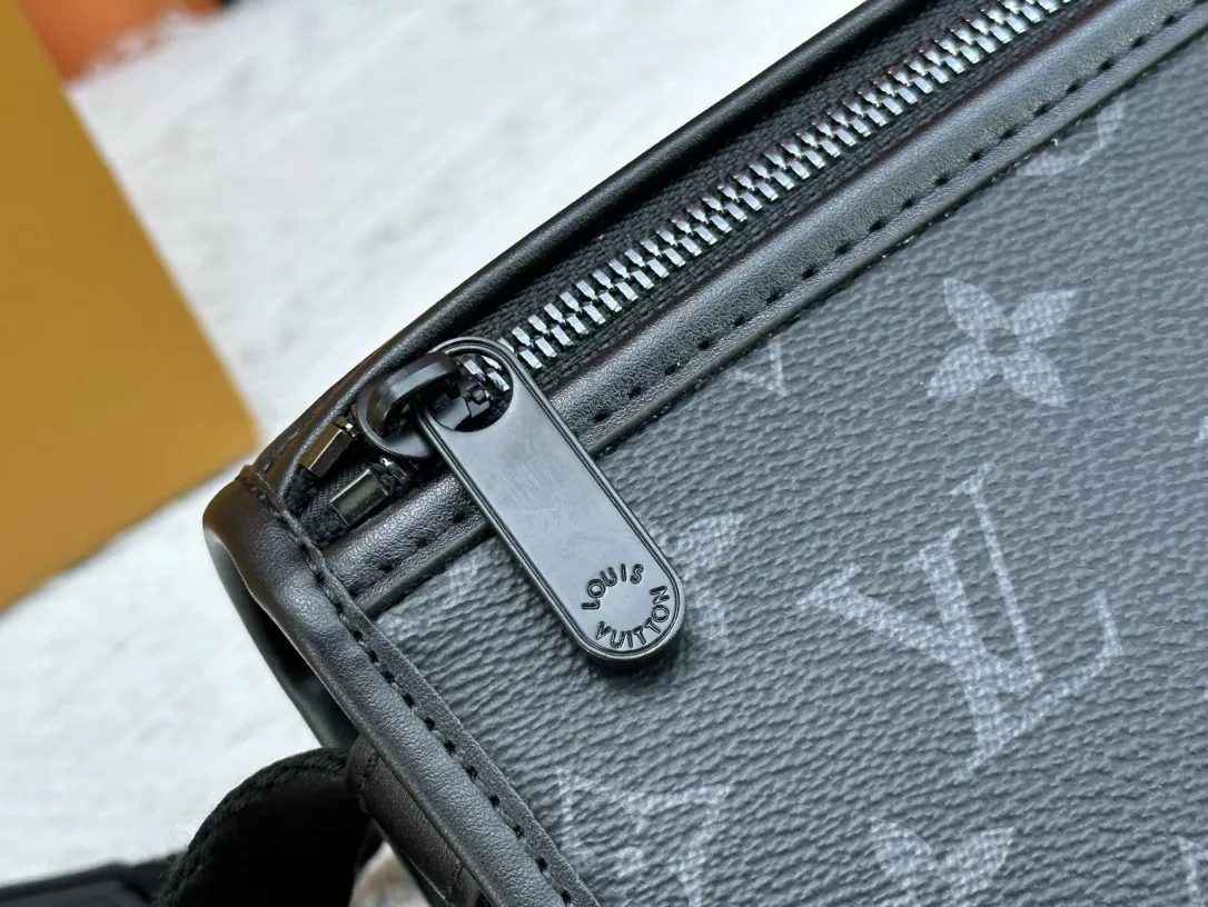 Louis Vuitton AAA Quality Messenger Bags For Women Flexible 6973 - Image 5