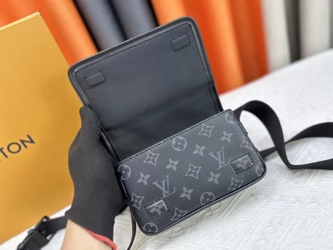 Louis Vuitton AAA Quality Messenger Bags For Women Flexible 6973 - Image 6