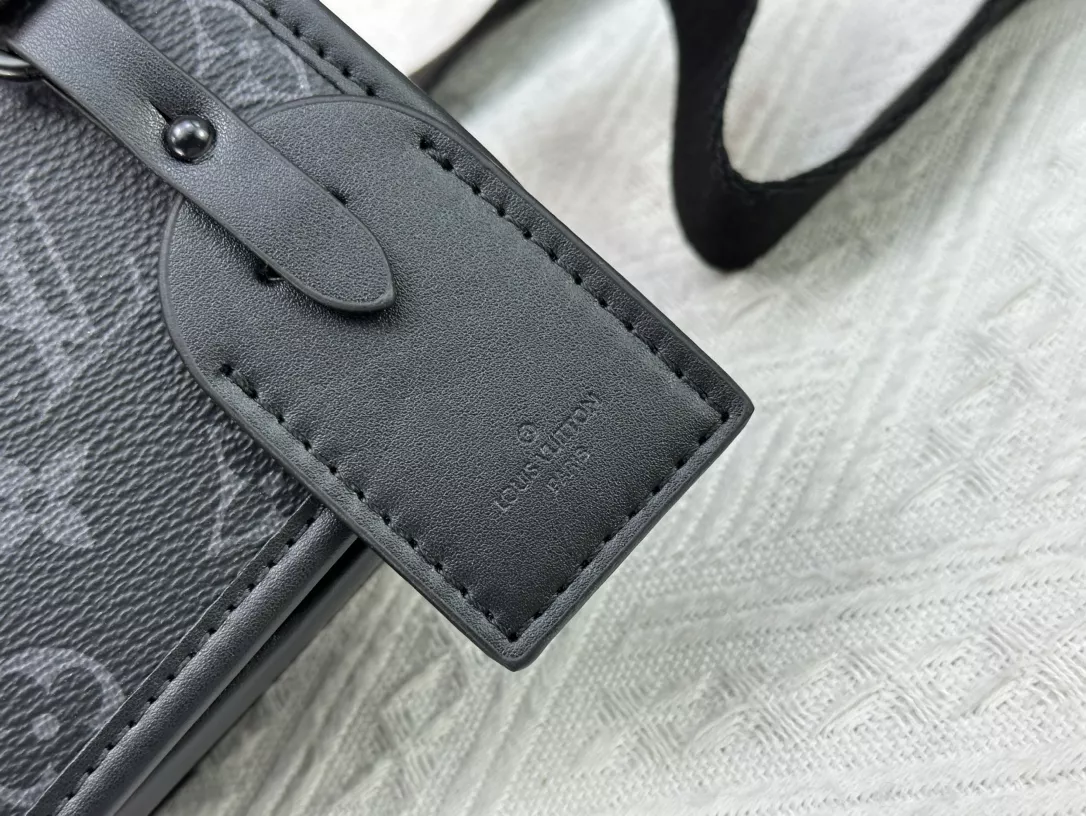 Louis Vuitton AAA Quality Messenger Bags For Women Flexible 6973 - Image 8